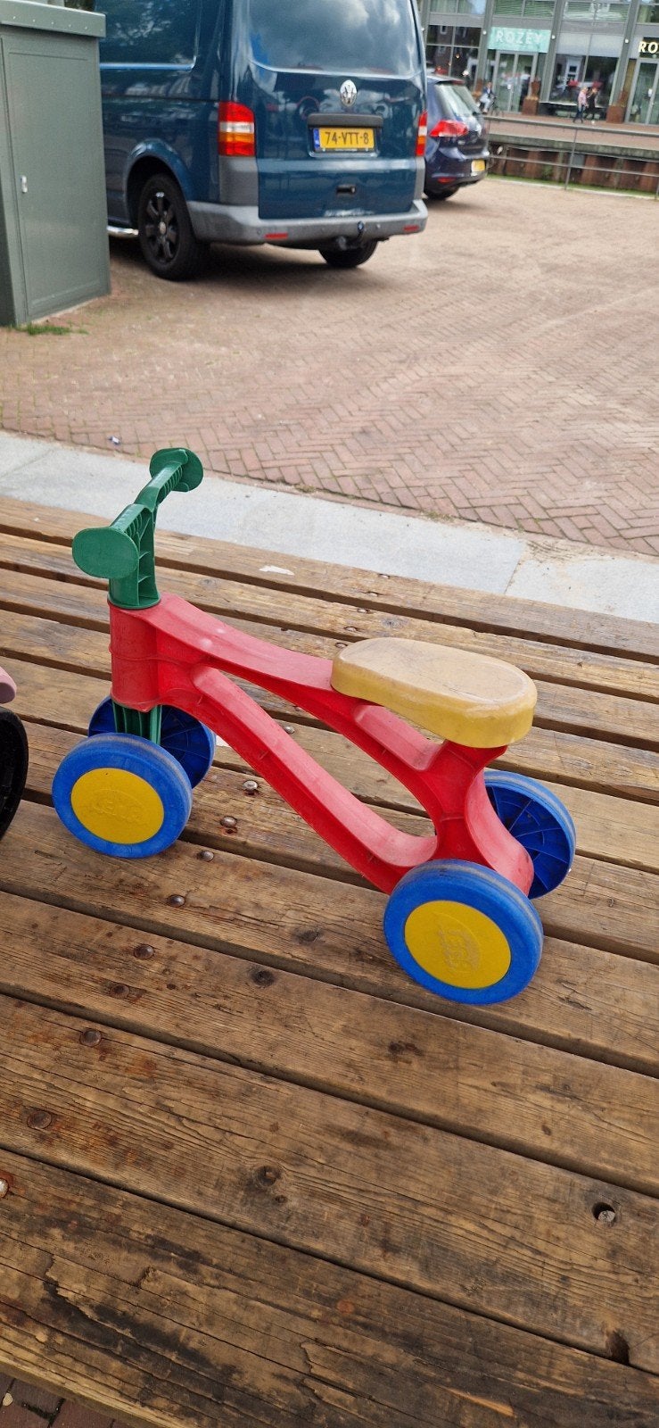 Loopfiets voor kinderen - Rood, geel en blauw, Ophalen of Verzenden, Gebruikt, Loopfiets