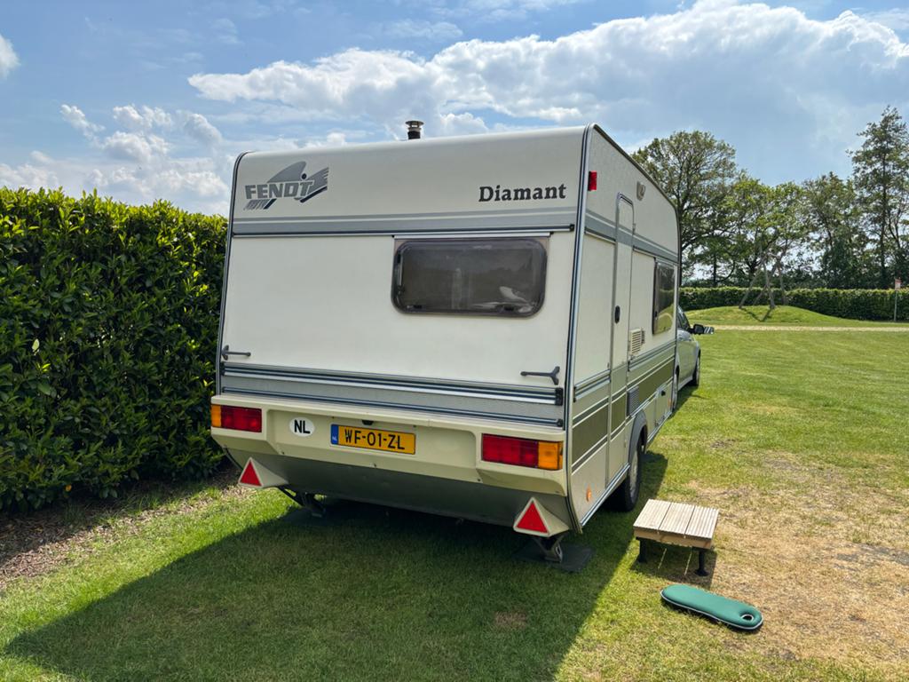 Fendt Diamant Caravan met Voortent en Fietsenrek, Vast bed, Kachel, Rondzit, Tot en met 2