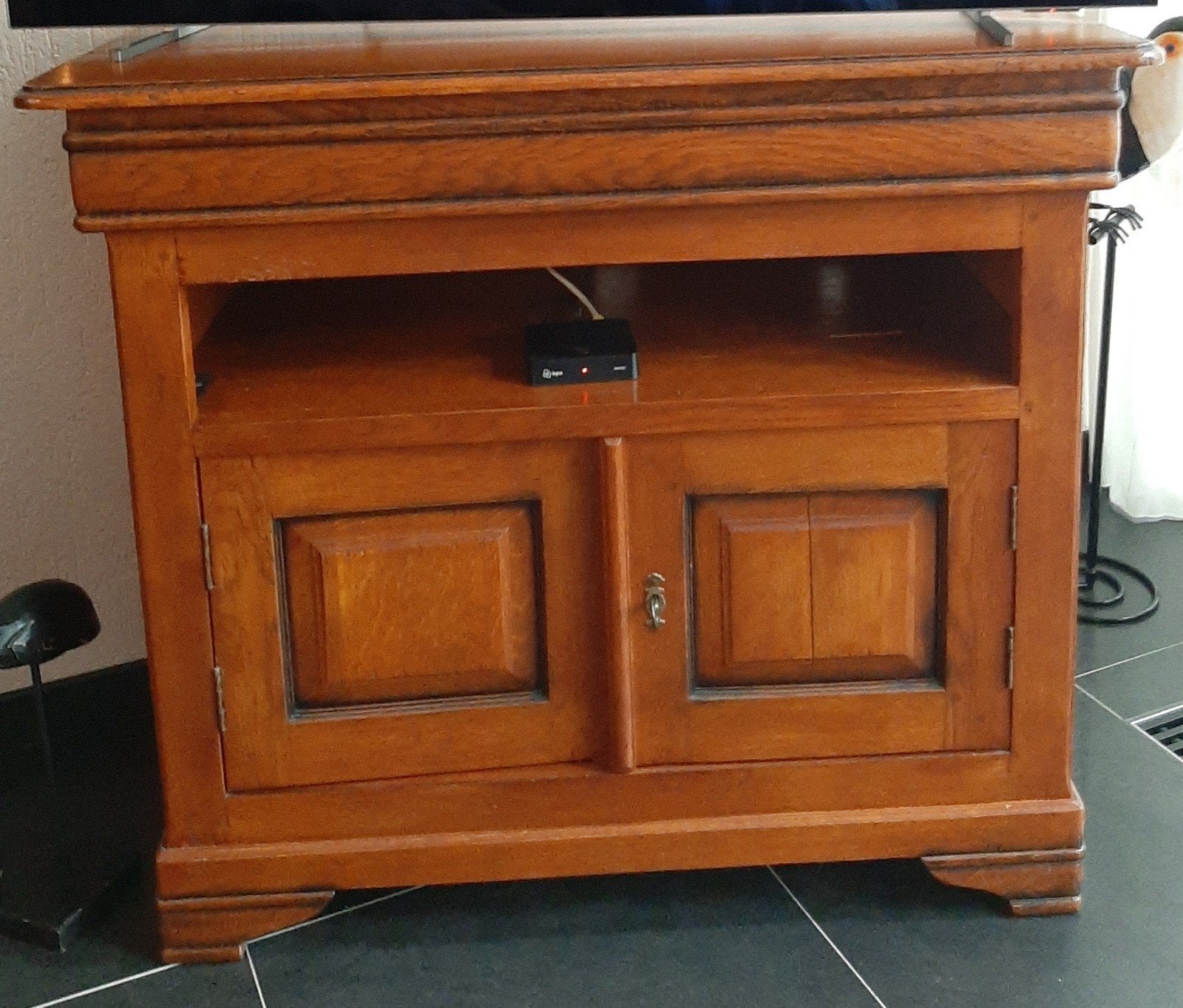 Massief Eiken TV-Meubel in Kersenrood, Gebruikt, 100 tot 150 cm, Klassiek, Ophalen of Verzenden