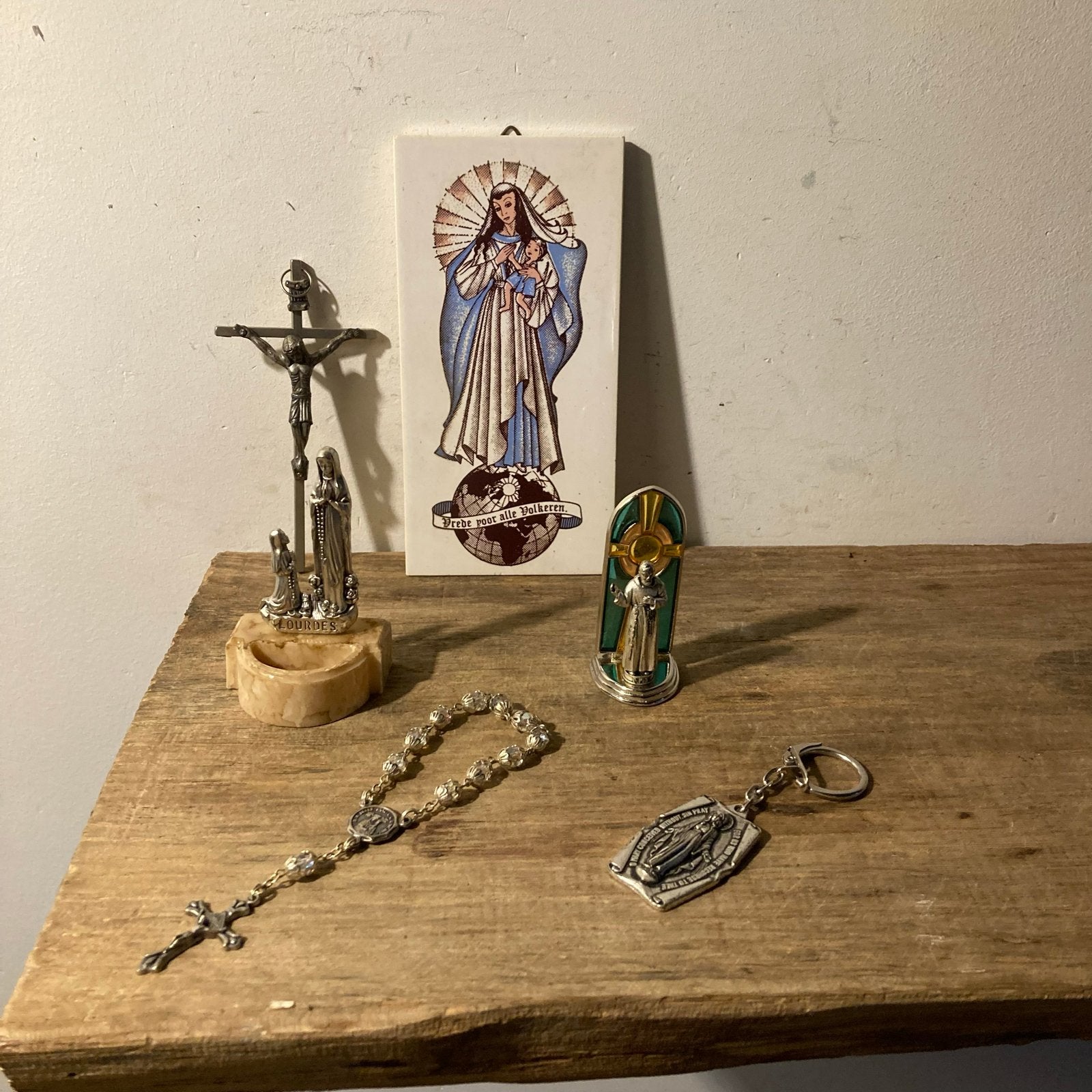 6 Religieuze Vintage Items: Kruisbeeld, Rozenkrans, Beeldjes, Ophalen of Verzenden