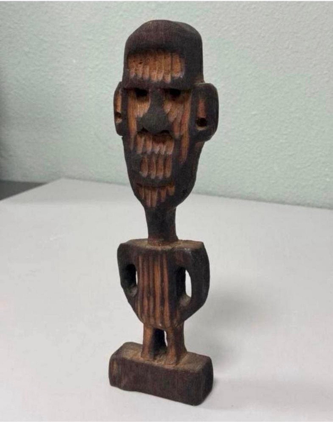 Oud sculptuur hout gesneden houten voorouderbeeld afrika, Antiek en Kunst, Houtsnijwerk, Ophalen of Verzenden, 20 - 50 cm, Hout