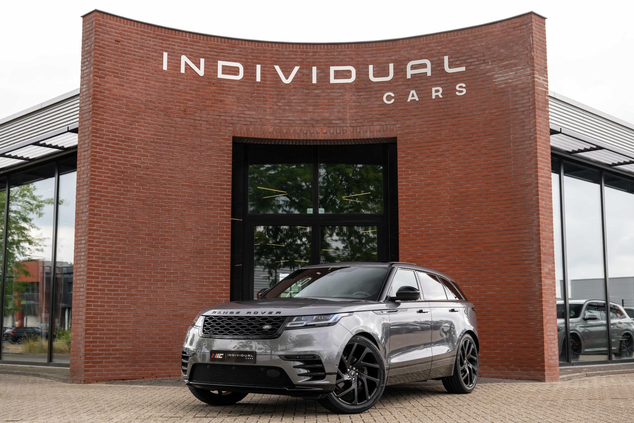 Land Rover Range Rover Velar 2.0 P300 Turbo AWD R-Dynamic SE, Auto's, Dealer onderhouden, Gebruikt, 4 cilinders, Range Rover Velar