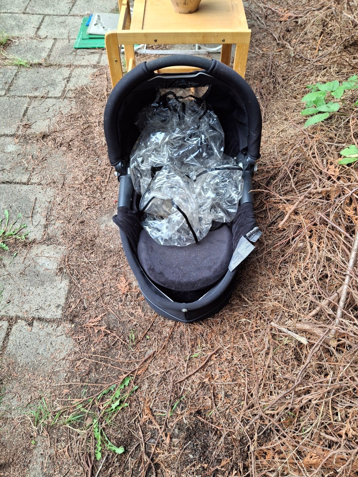 Quinny reiswieg met 2 regenhoezen en maxi cosi adapters, Ophalen, Gebruikt, Quinny