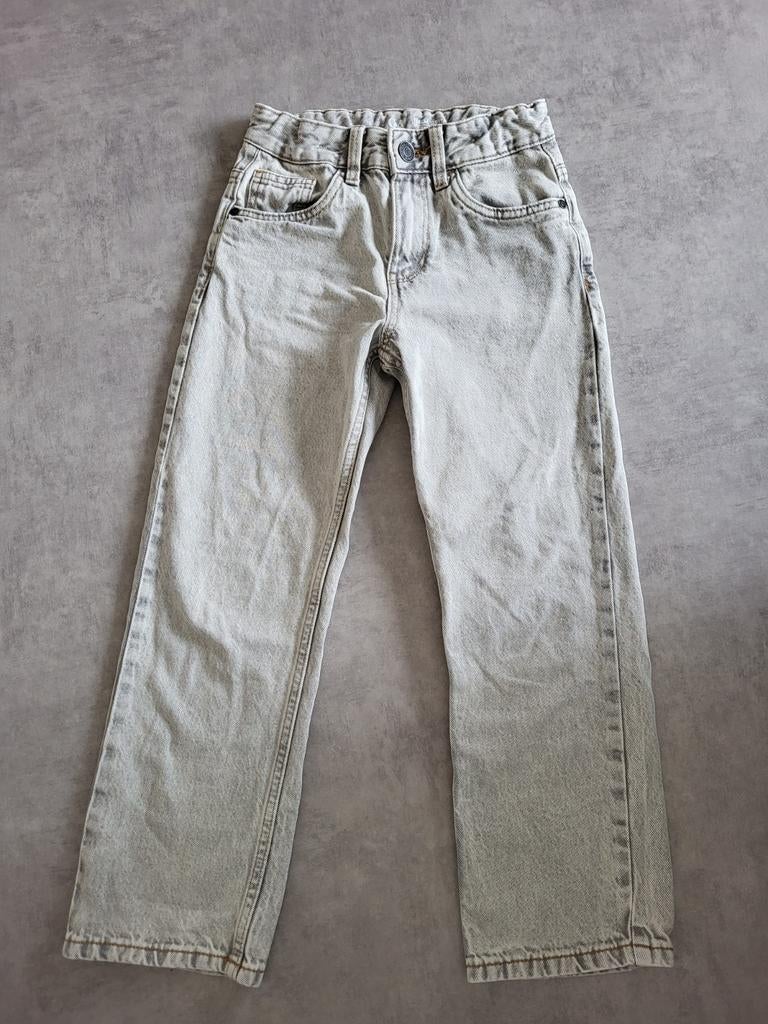 Jeans licht grijs/beige relaxed fit maat 134, Broek, C&A, Jongen of Meisje, Ophalen of Verzenden