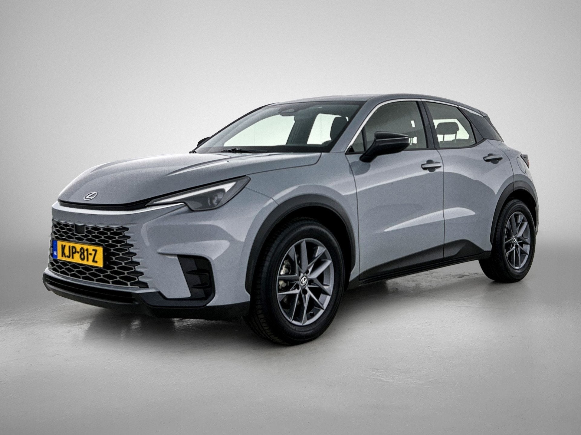 Lexus LBX 2WD | Achteruitrijcamera | Lichtmetalen Velgen | L, 12 maanden, Gebruikt, 1490 cc, Bedrijf