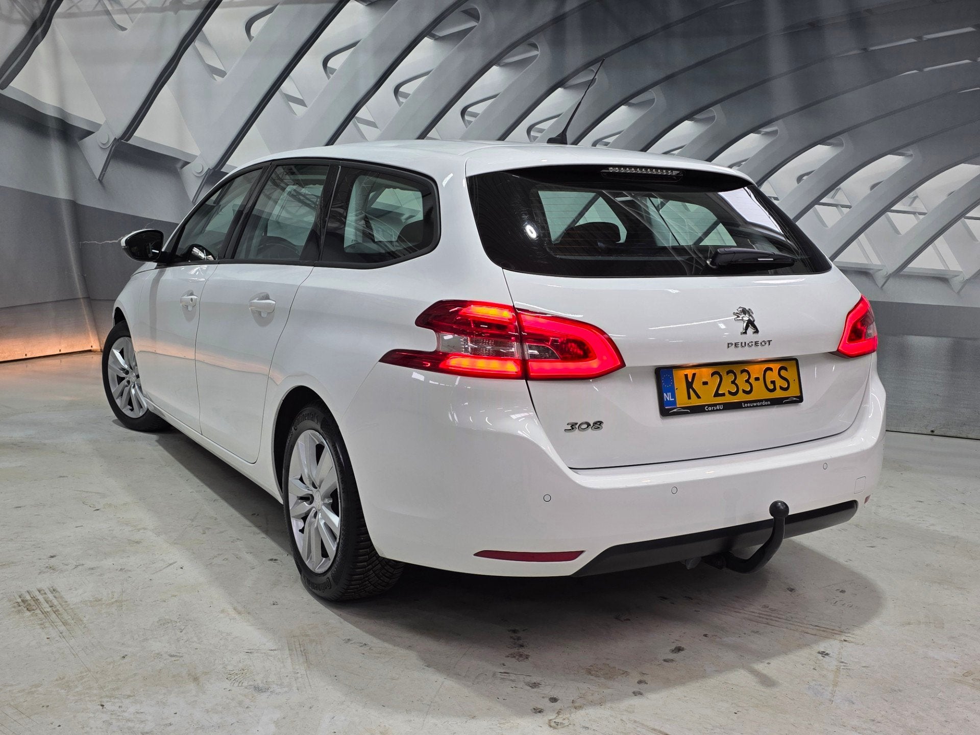 Foto 2 van Peugeot 308 SW 1.2 Active Pack Trekhaak virtual cockpit