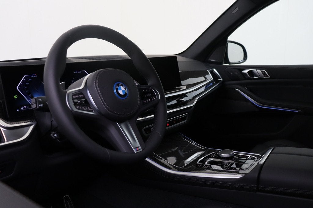 BMW X5 xDrive50e M Sport Automaat / Trekhaak / Panoramadak /, Auto's, Automaat, 2395 kg, Leder, Bedrijf