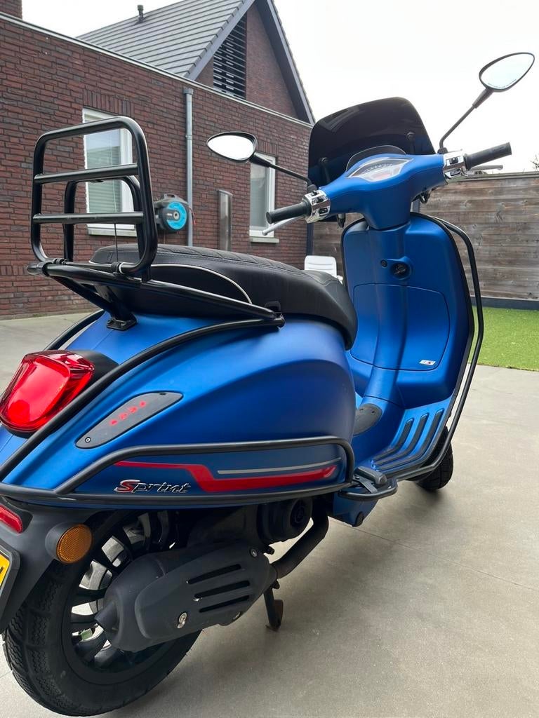 Vespa Sprint 45 km/u - Mat blauw - Topconditie!, Fietsen en Brommers, Scooters | Vespa, Ophalen, Overige modellen, Maximaal 45 km/u
