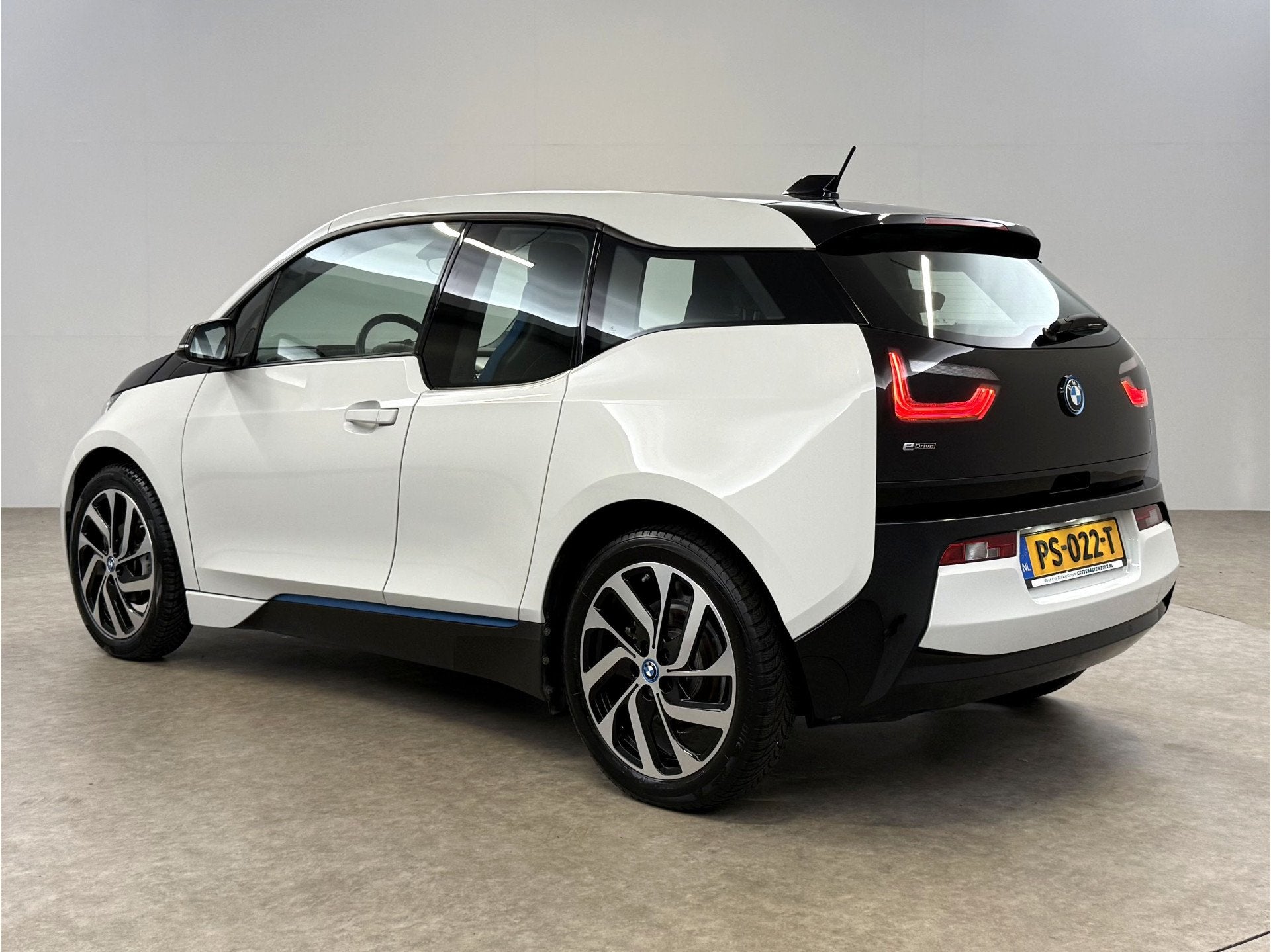 BMW i3 Basis 94Ah 33 kWh | Virtual | Navi | Parkeersens. | L, Auto's, Automaat, Gebruikt, Overige kleuren, 4 stoelen