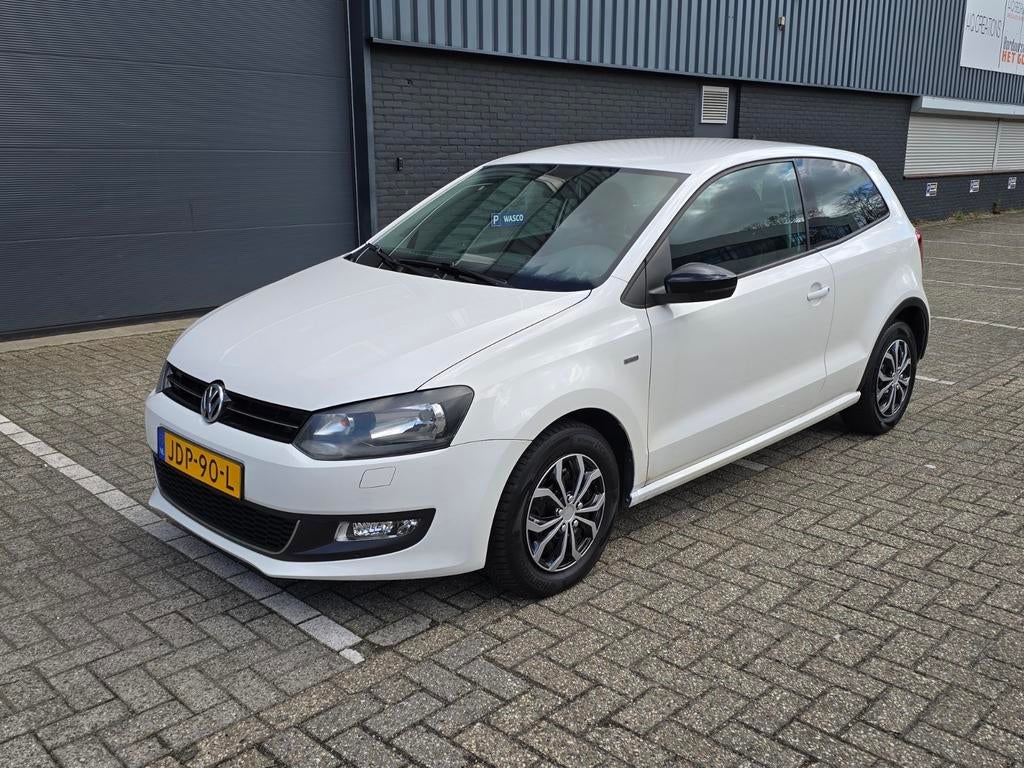 Volkswagen Polo 1.2 l Stoelverw l Carplay l Navi l  2012 Wit, Voorwielaandrijving, 967 kg, 1198 cc, Wit