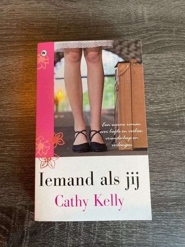 Iemand als jij - Cathy Kelly (roman), Boeken, Ophalen of Verzenden, Gelezen, Cathy Kelly, Nederland