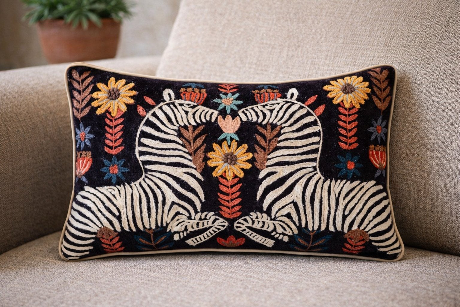 Multi Color Zebra Kussen, Huis en Inrichting, Ophalen of Verzenden, Zo goed als nieuw, Vierkant