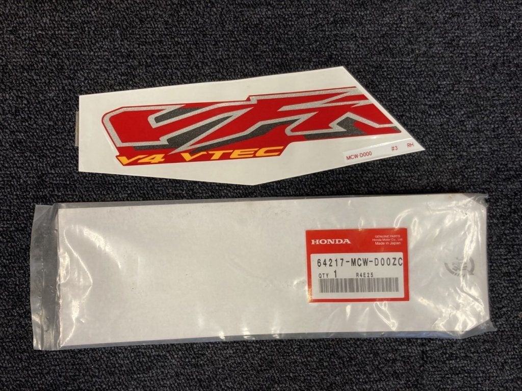 VFR800 V-Tec vanaf 2002 sticker rechter zijpaneel nieuw, -, -, Nieuw, Ophalen of Verzenden