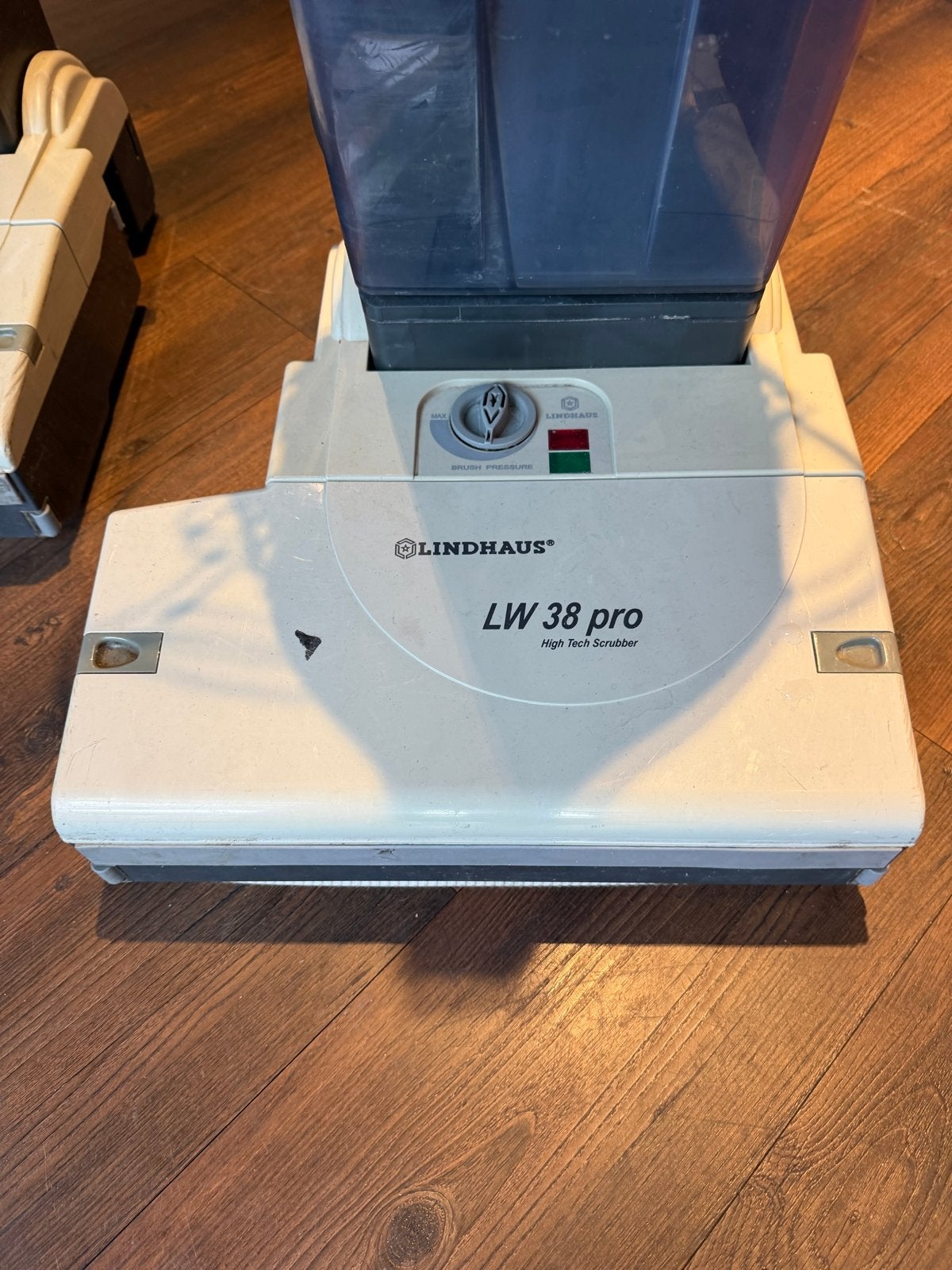 Lindhaus LW 38 pro High Tech Scrubber - Schrobmachine, Ophalen of Verzenden, Gebruikt, Schrobmachine