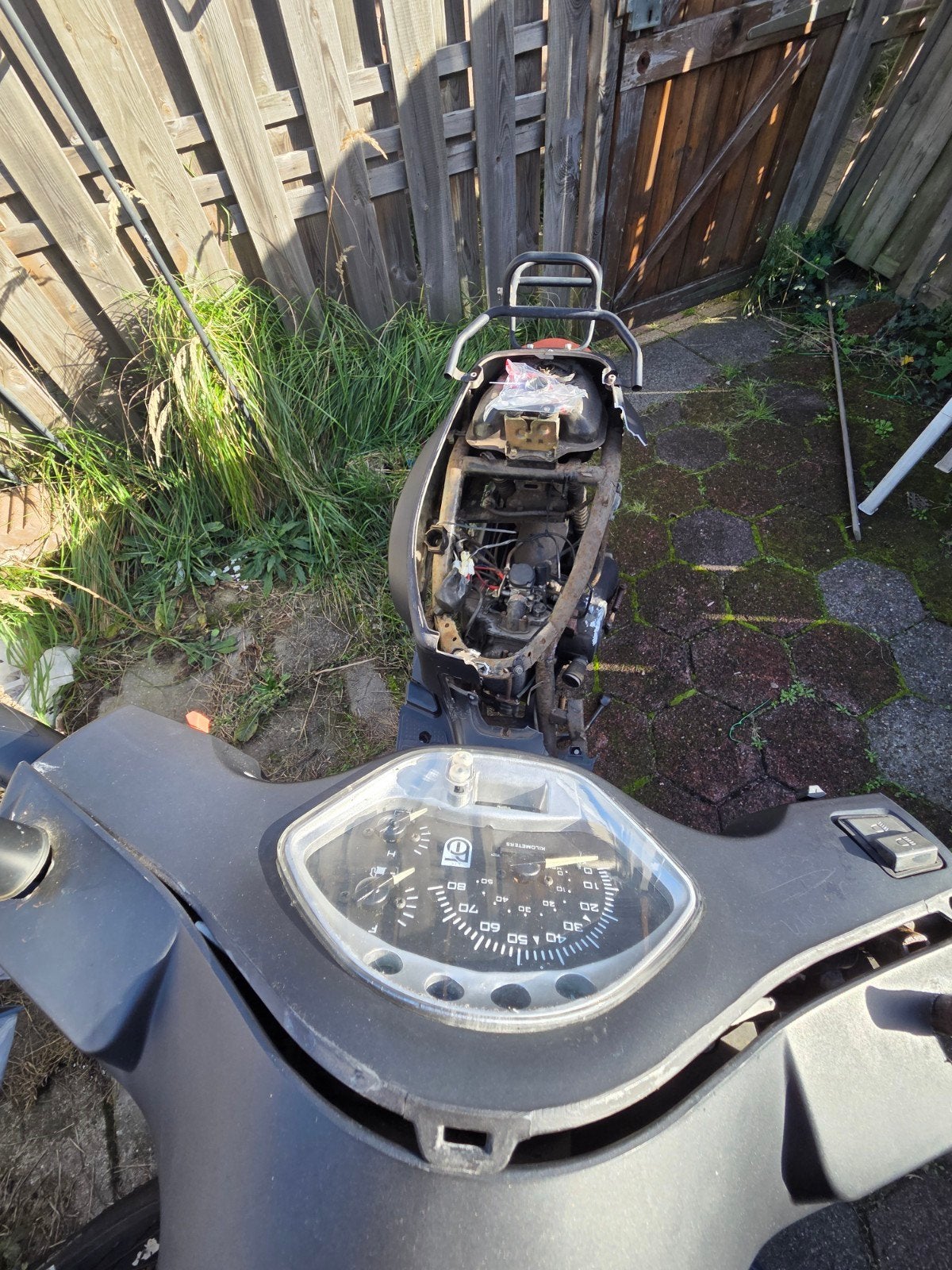 schade scooter start wel, Fietsen en Brommers, Ophalen, Gebruikt, Benzine, Overige modellen