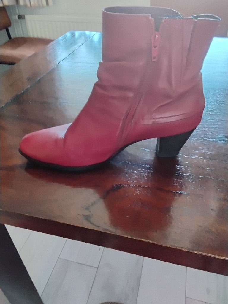 Enkellaarsje, Ophalen, Zo goed als nieuw, Rood