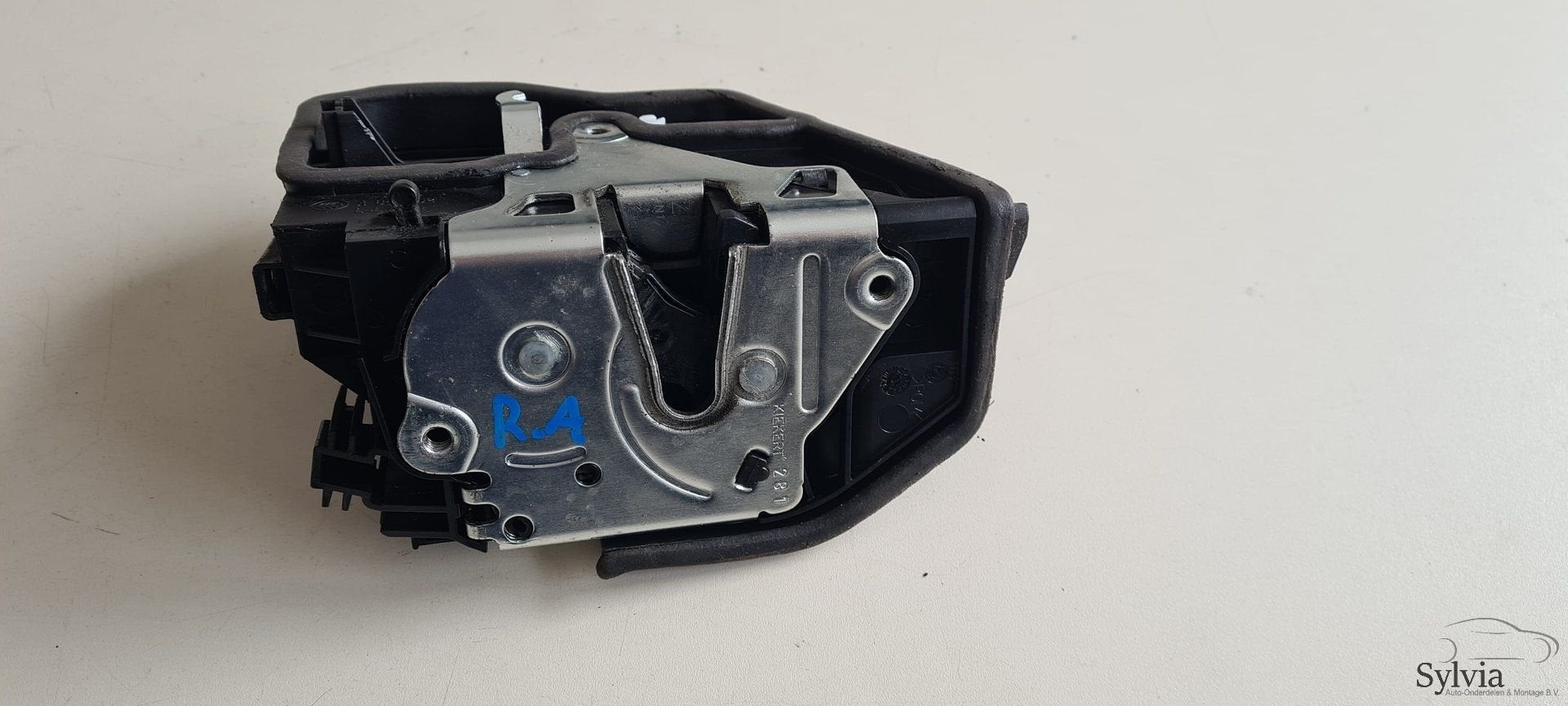 Deurslot rechts achter binnenzijde deur BMW 1 / 3 / 5 serie, Gebruikt, -, -, Ophalen of Verzenden
