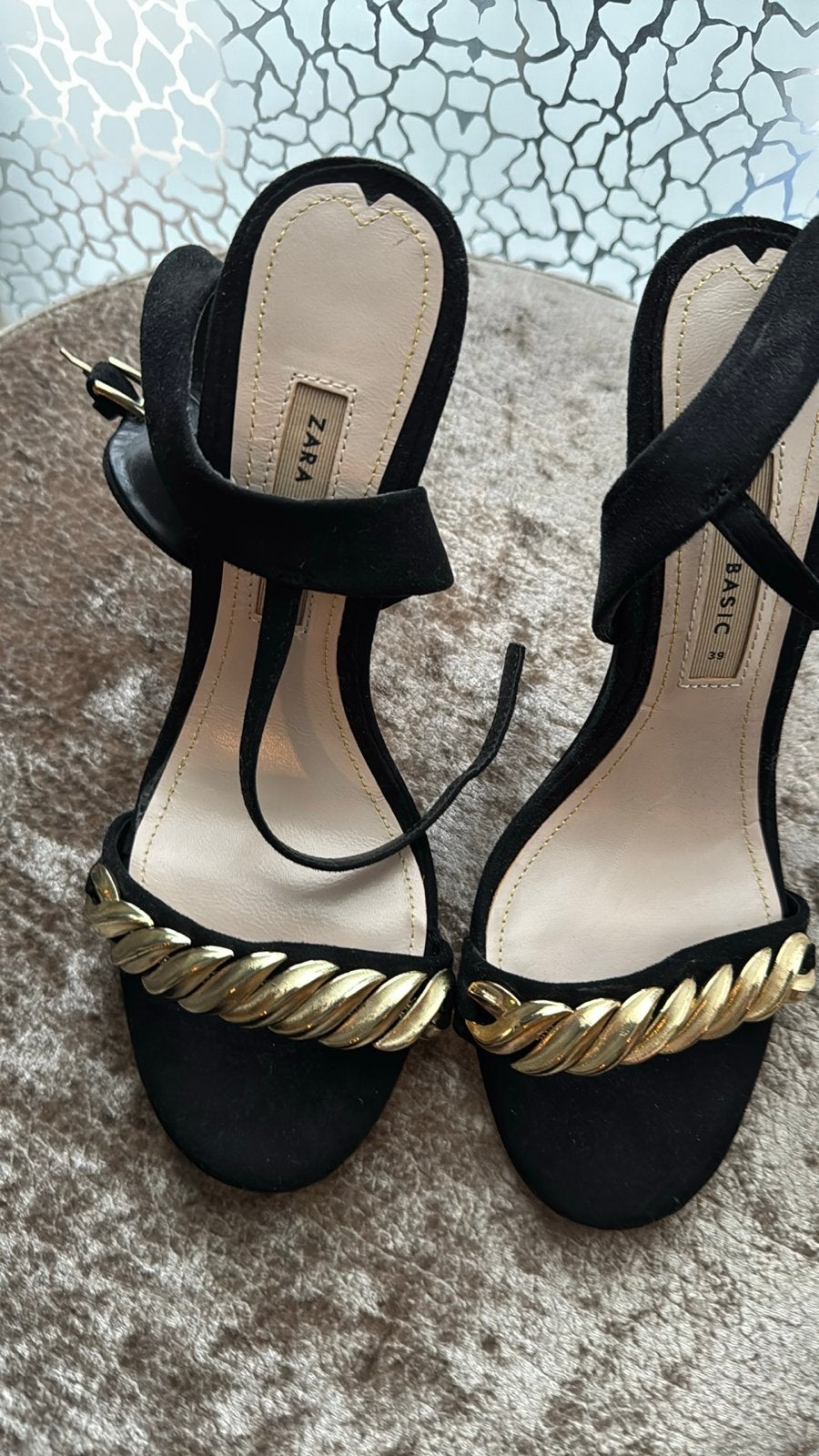 Nieuwe Zara dames sandalen met hak, zwart, maat 39, Kleding | Dames, Ophalen of Verzenden, Nieuw, Zwart, Sandalen of Muiltjes