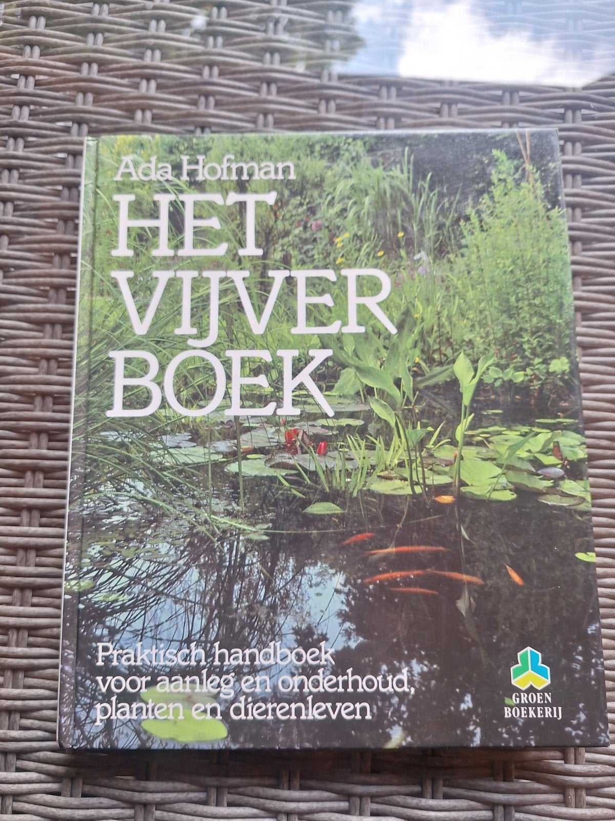 Het Vijver Boek  Praktisch handboek voor aanleg en onderhoud, Ophalen of Verzenden, Gelezen, Ada Hofman, Tuinieren en Tuinplanten