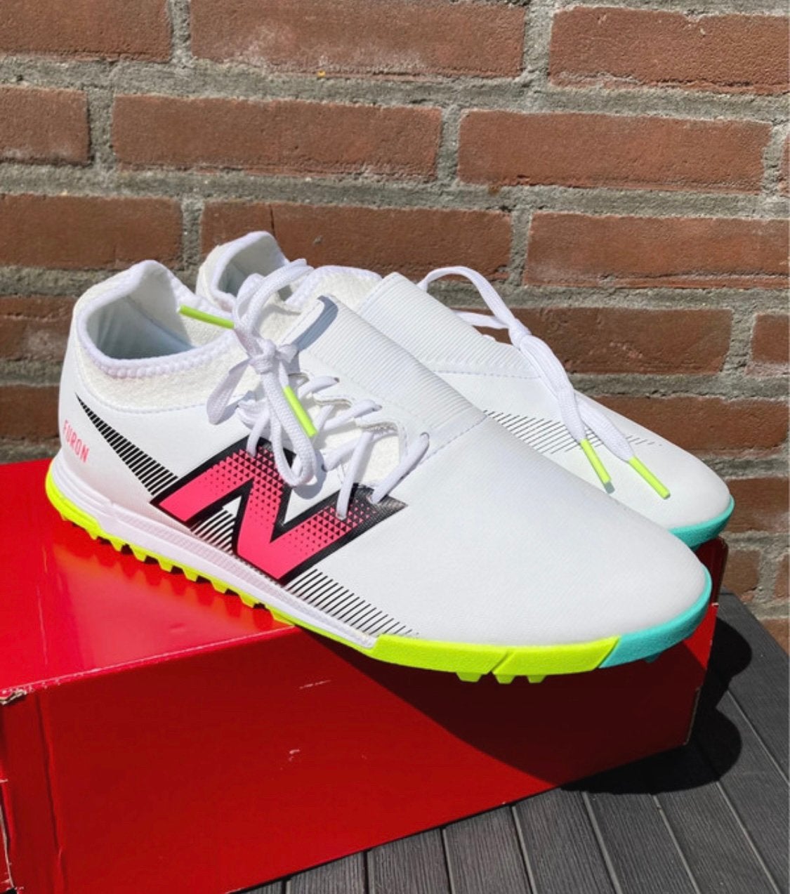 New Balance Furon football voetbal 43 neon white new, Verzenden, Nieuw, Wit, Sportschoenen