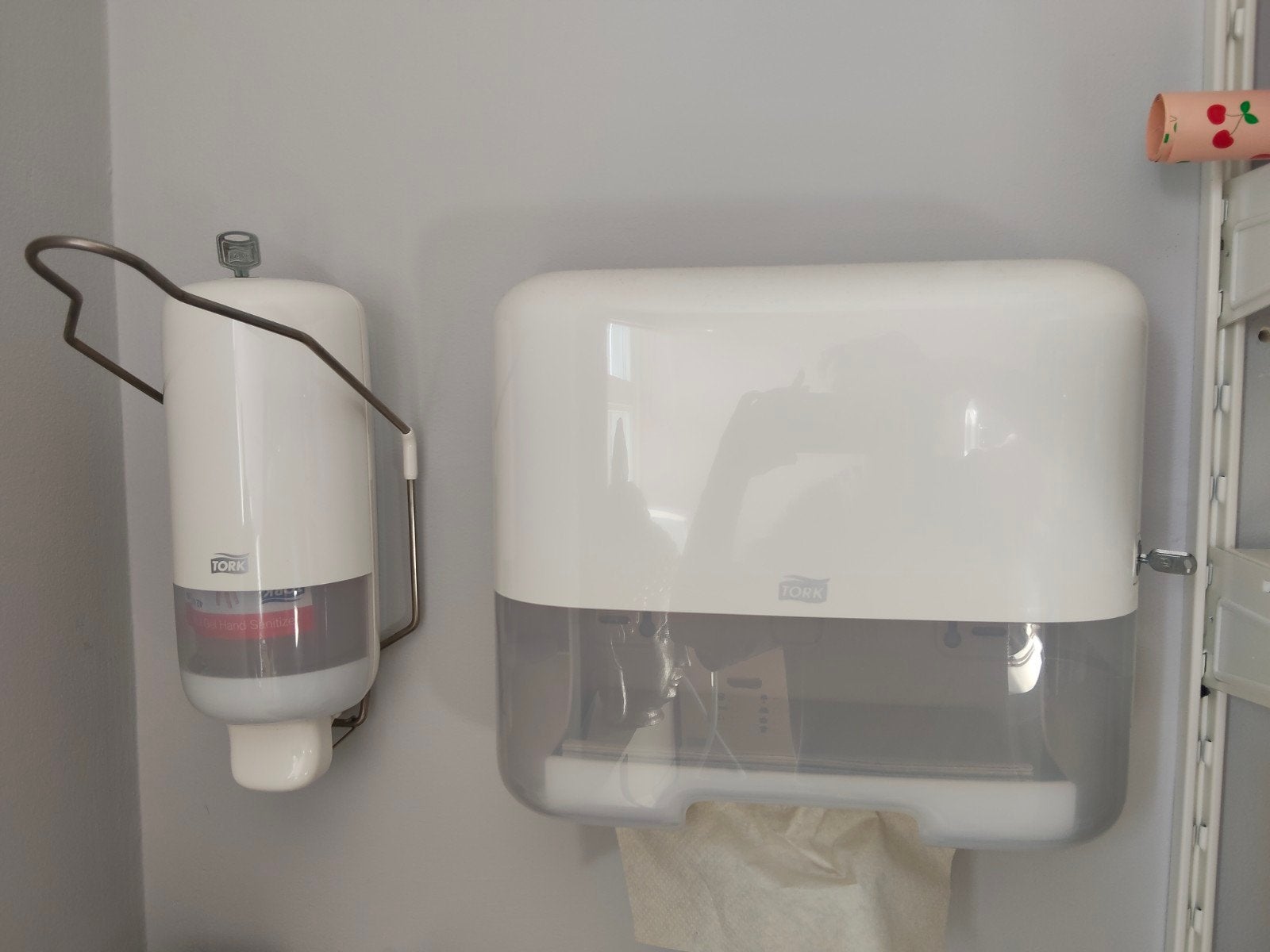Tork zeepdispenser en papieren handdoekdispenser, Verzenden, Overige typen