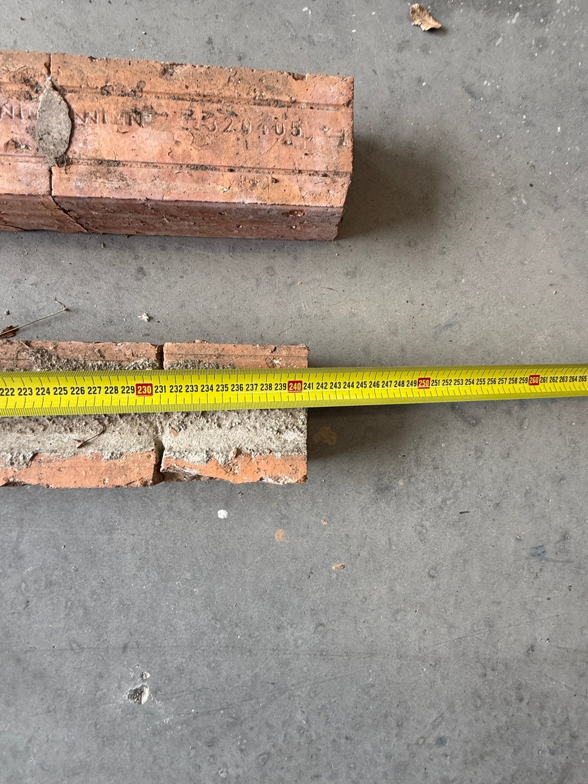 2. St Latei 2400 lang en 1 st 920 mm lang, Doe-het-zelf en Verbouw, Metselstenen, Ophalen, Zo goed als nieuw, Beton