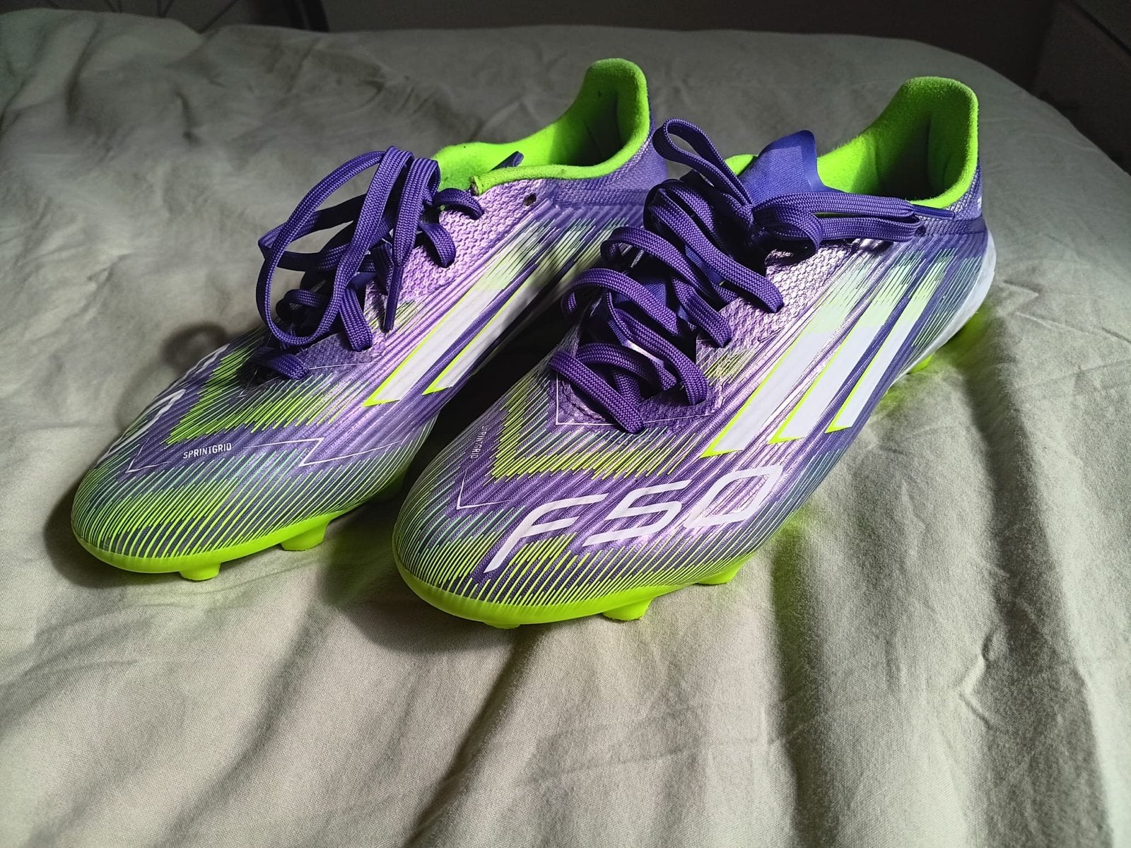 Adidas F50 Voetbalschoenen - Paars/Neon Groen, Ophalen of Verzenden, Zo goed als nieuw, Schoenen