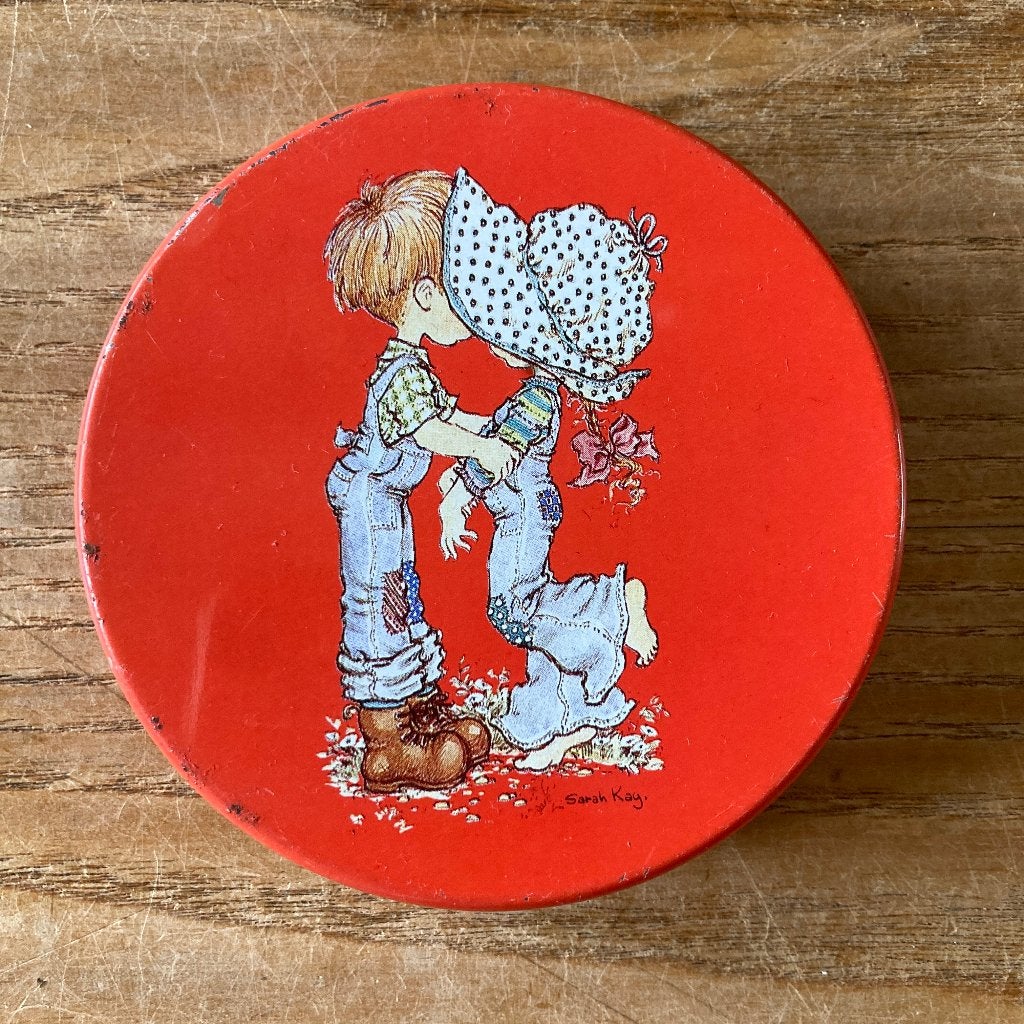 6 Vintage onderzetters Sarah Kay in blikje, Huis en Inrichting, Glasonderzetter, Metaal, Ophalen of Verzenden, Zo goed als nieuw