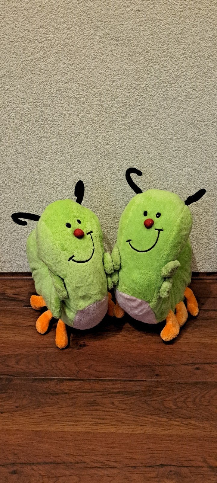 Twee grote, zachte rups knuffels van Ikke., Ophalen of Verzenden, Zo goed als nieuw