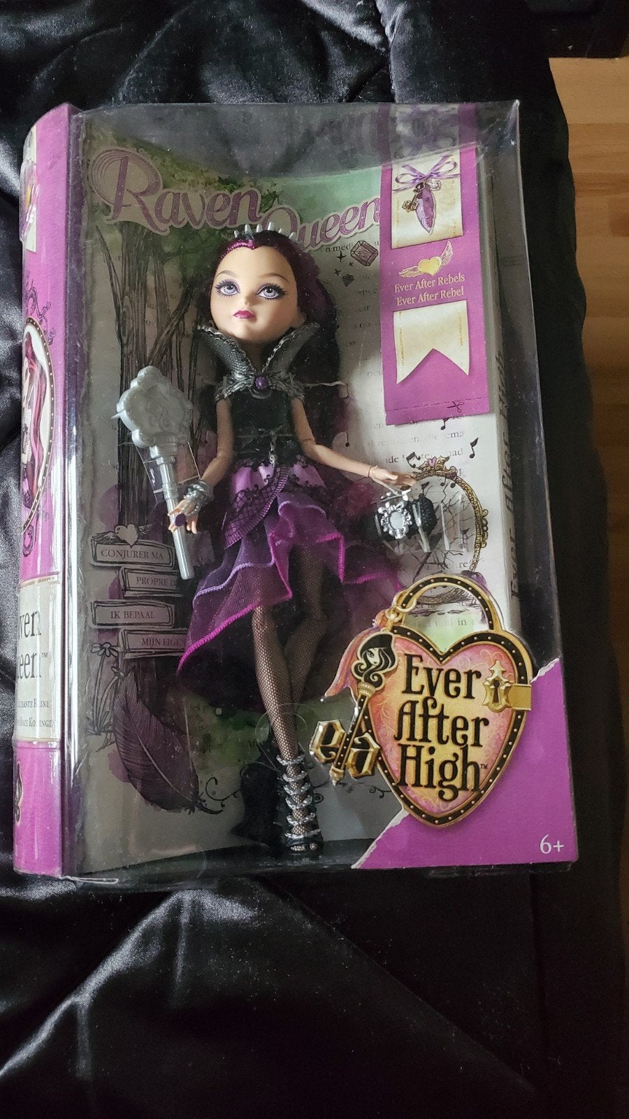 Raven queen, Verzamelen, Poppen, Ophalen of Verzenden, Nieuw, Pop