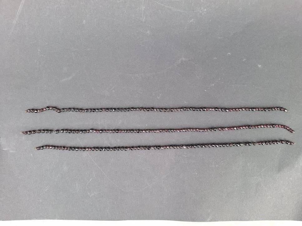 Granaten 119 cm lang paars-rode kleur, Ophalen of Verzenden, Paars