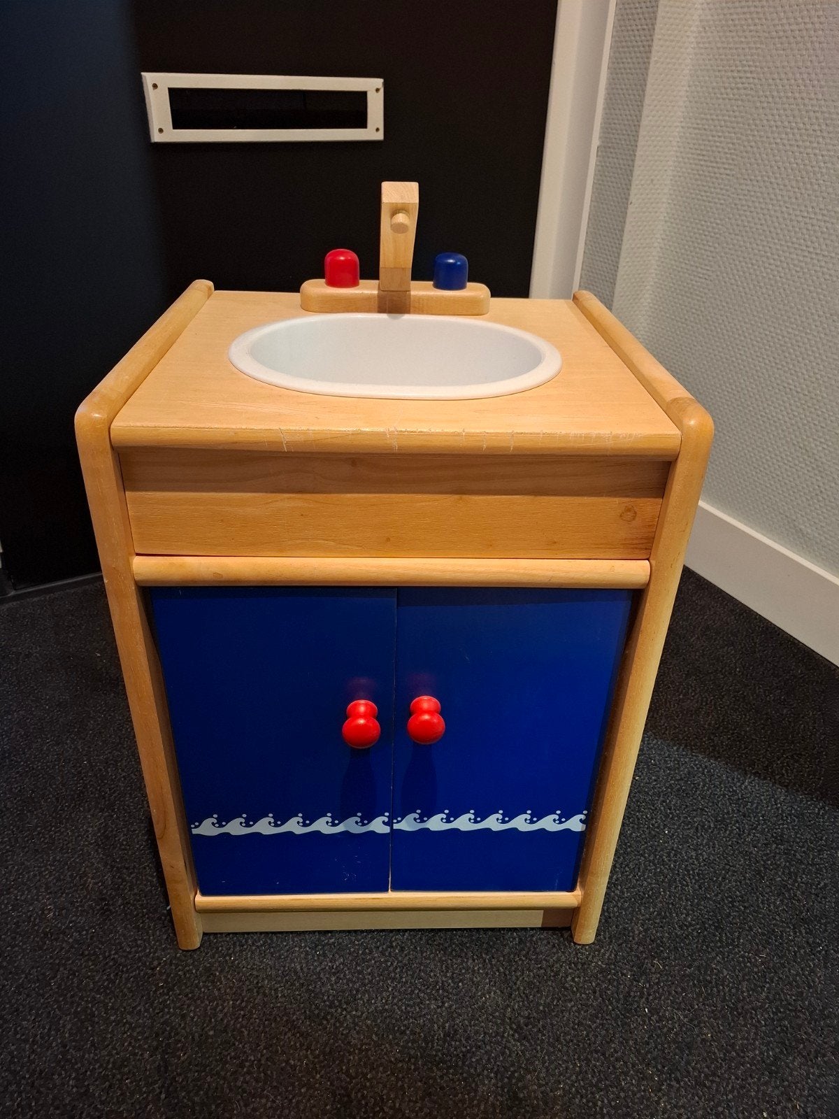 robuust houten aanrecht (eventueel met bijpassend keukentje), Ophalen, Gebruikt, Ontdekken