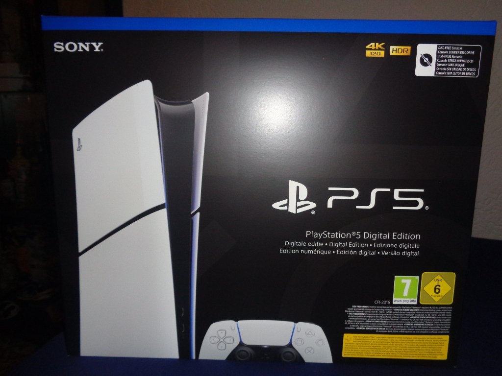 Te Koop: Playstation 5 Slim 1 TB + 1 Controller  ( Nieuw ), Ophalen of Verzenden, Nieuw, Playstation 5 Digital