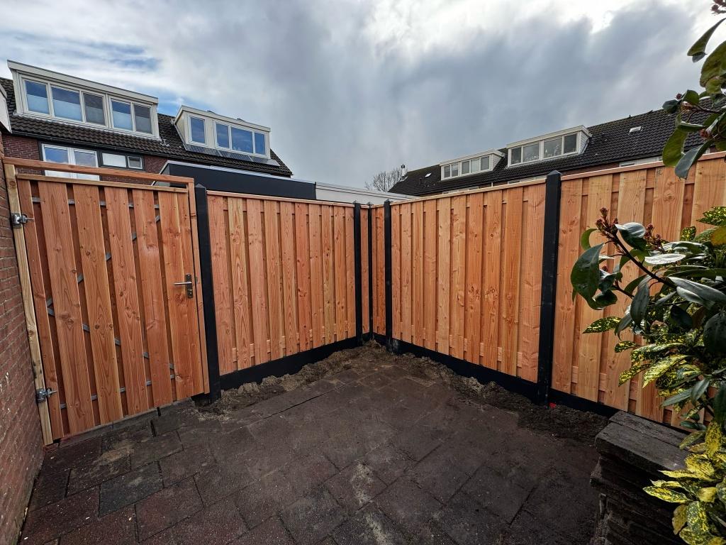 Prachtige douglashouten schutting met gecoat betonsysteem, Tuin en Terras, Schuttingen, Ophalen, 1 tot 2 meter, Minder dan 3 meter