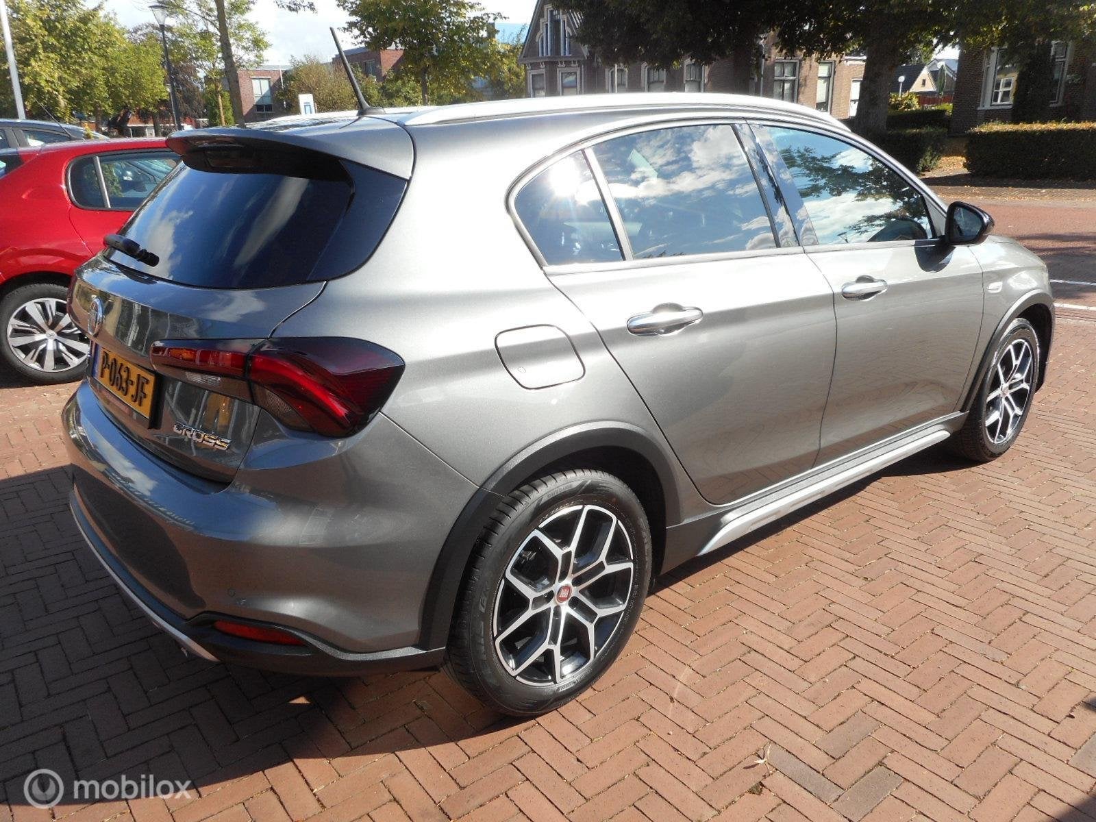 Fiat Tipo Cross 1.0 Cross TREKHAAK+METALLIC, Auto's, Fiat, Gebruikt, Euro 6, Met garantie (alle), 4 stoelen