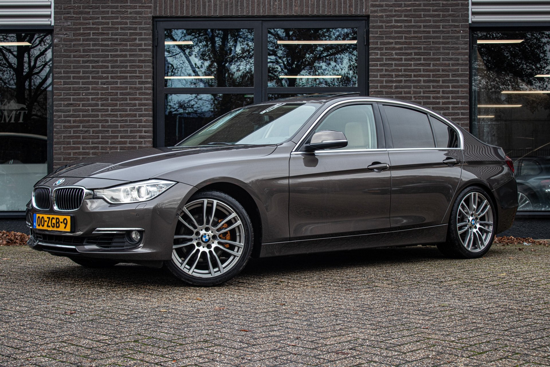 BMW 3 Serie 328i F30 High Executive / Vol / Head-Up / HK / 3, Auto's, Automaat, Achterwielaandrijving, 4 cilinders, Bruin