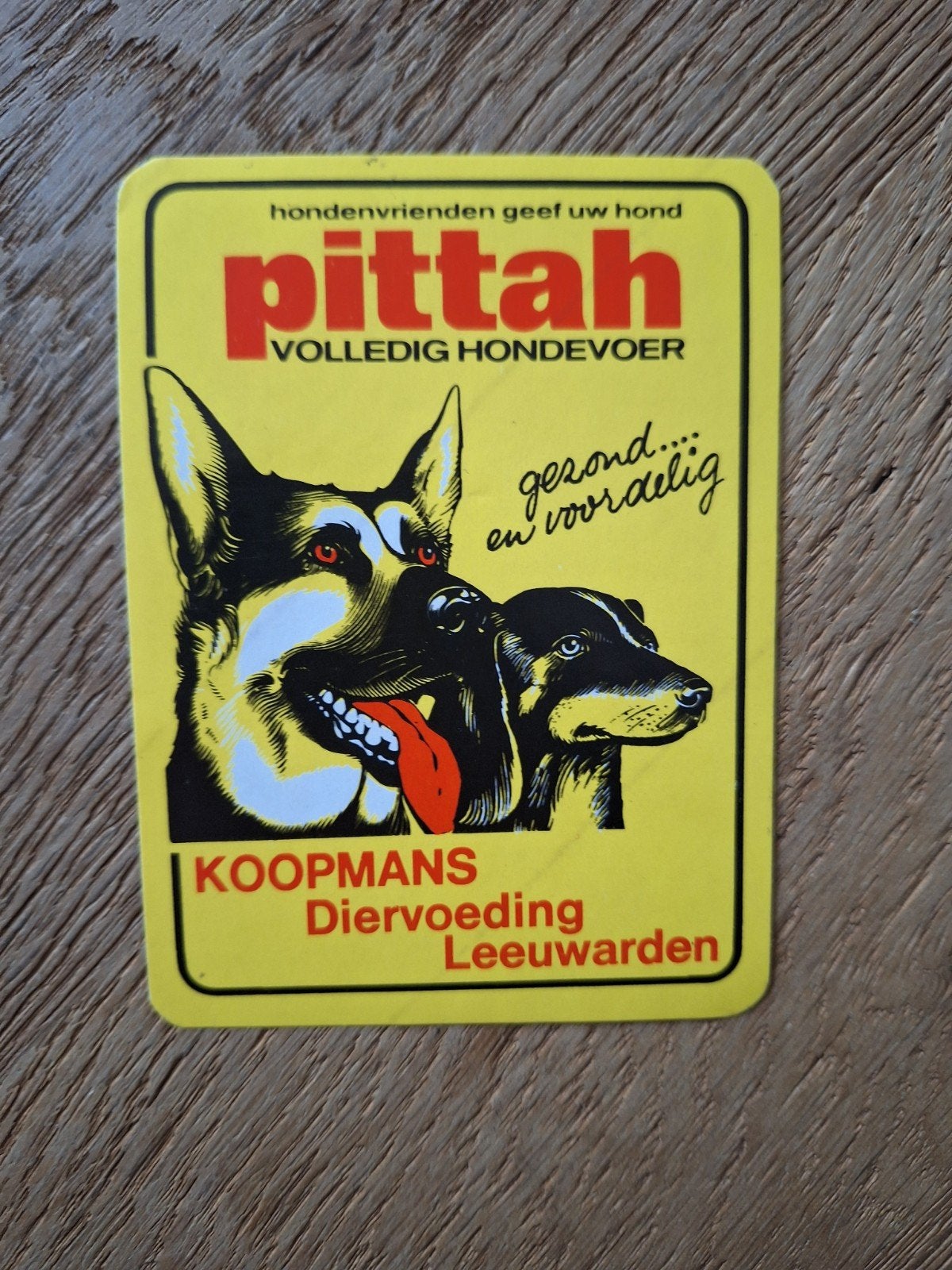 Vintage Pittah Hondenvoer Sticker - Koopmans Diervoeding, Ophalen of Verzenden, Gebruikt, Hond of Kat, Overige typen
