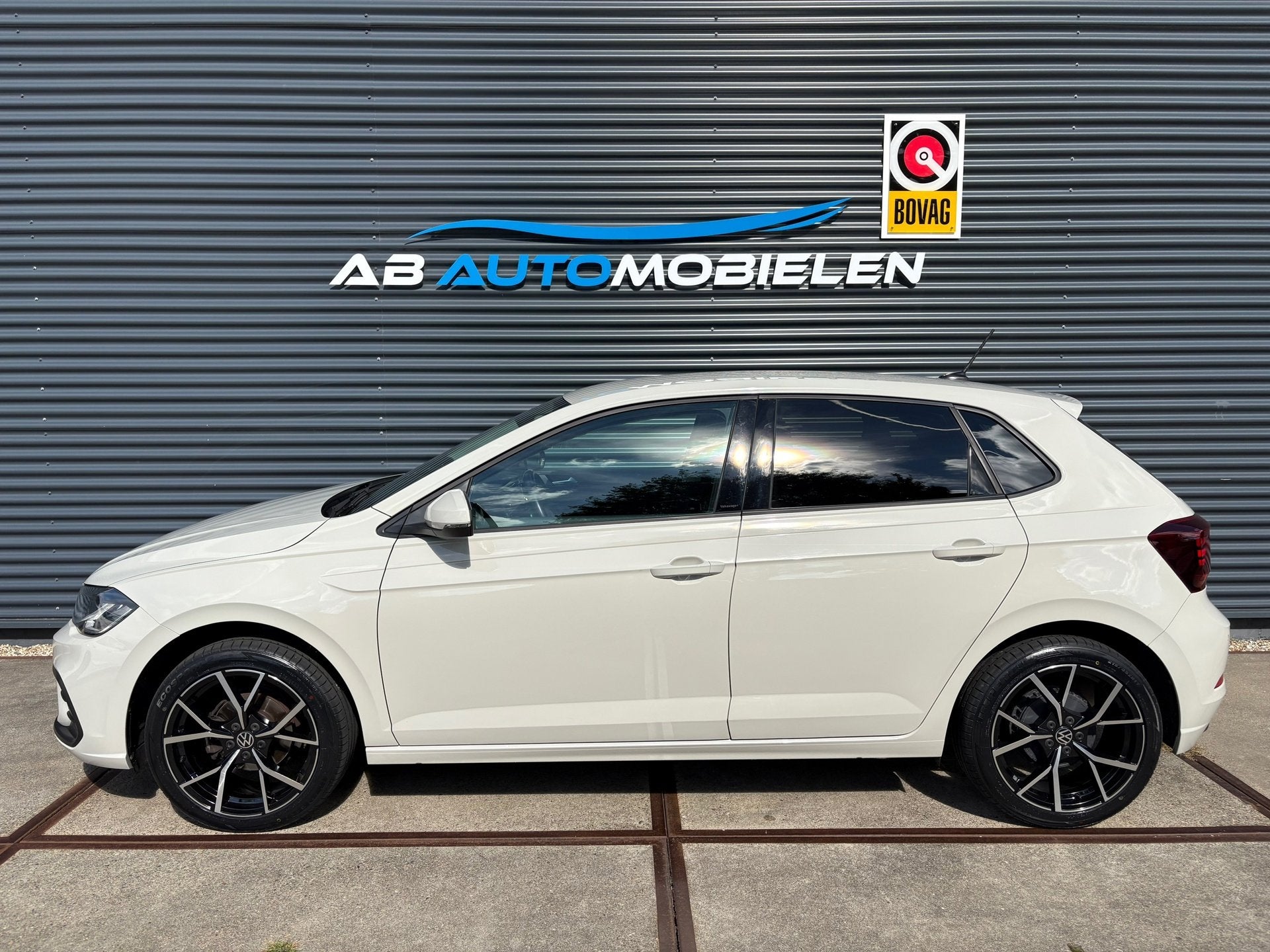 Volkswagen Polo 1.0 TSI Life Business DIGITAL DASH/ NAVI/ PD, Dealer onderhouden, Gebruikt, Euro 6, 95 pk