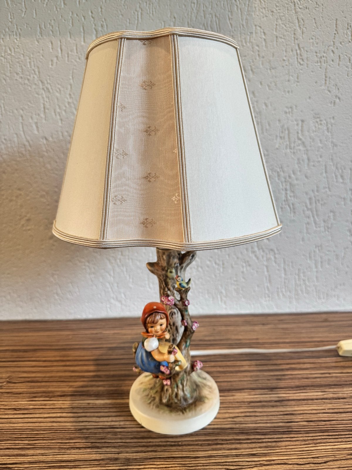 Vintage Goebel Hummel Tafellampje met Meisje en Vogel, Ophalen of Verzenden