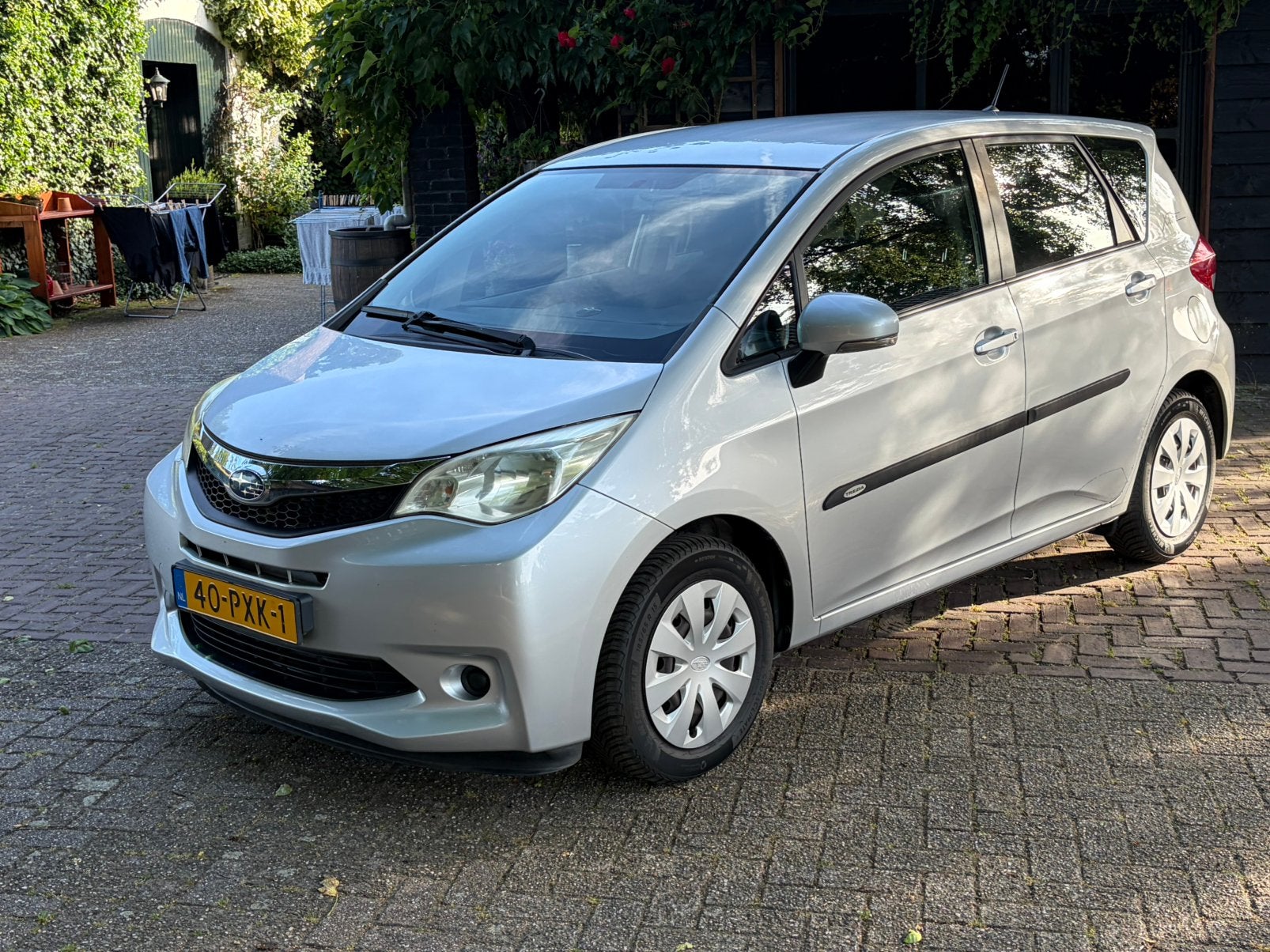 Subaru Trezia 1.3 Vvt-i  AIRCO/ trekhaak, Voorwielaandrijving, Zwart, Handgeschakeld, 550 kg