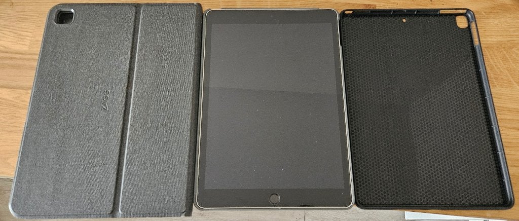 Apple iPad 9e (2021) 64gb + ZAGG toetsenbord en 2 hoesjes, Computers en Software, Apple iPads, 10 inch, Apple iPad, Ophalen of Verzenden