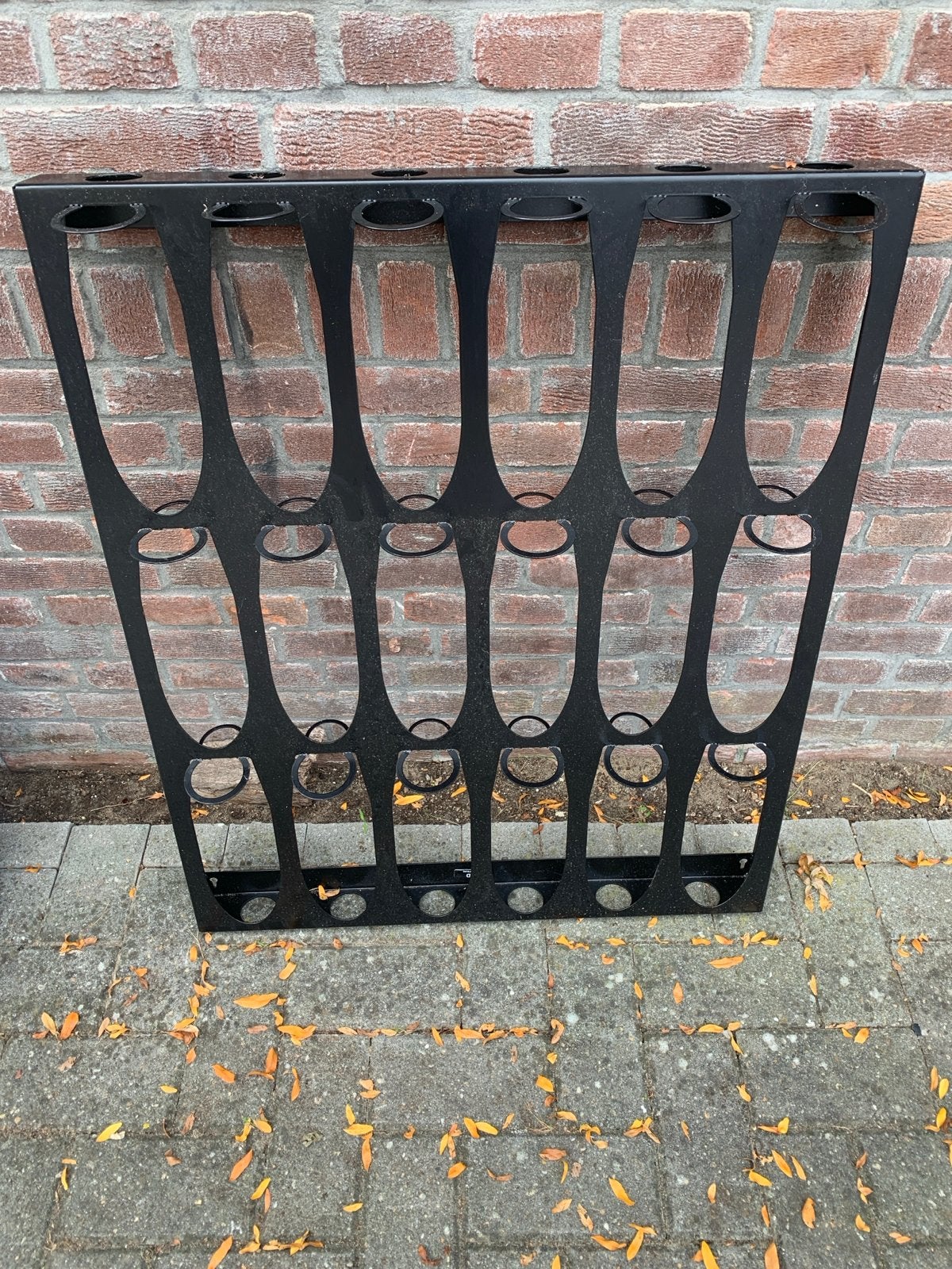 Zwart metalen wijnrek voor 20 flessen, Ophalen, Gebruikt, 25 flessen of meer, 75 – 100