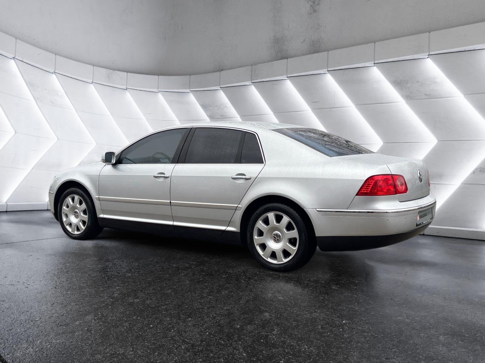 Volkswagen Phaeton 3.2 V6 5p. | Automaat | Cruise | Clima |, Auto's, Gebruikt, Zwart, 3189 cc, Leder