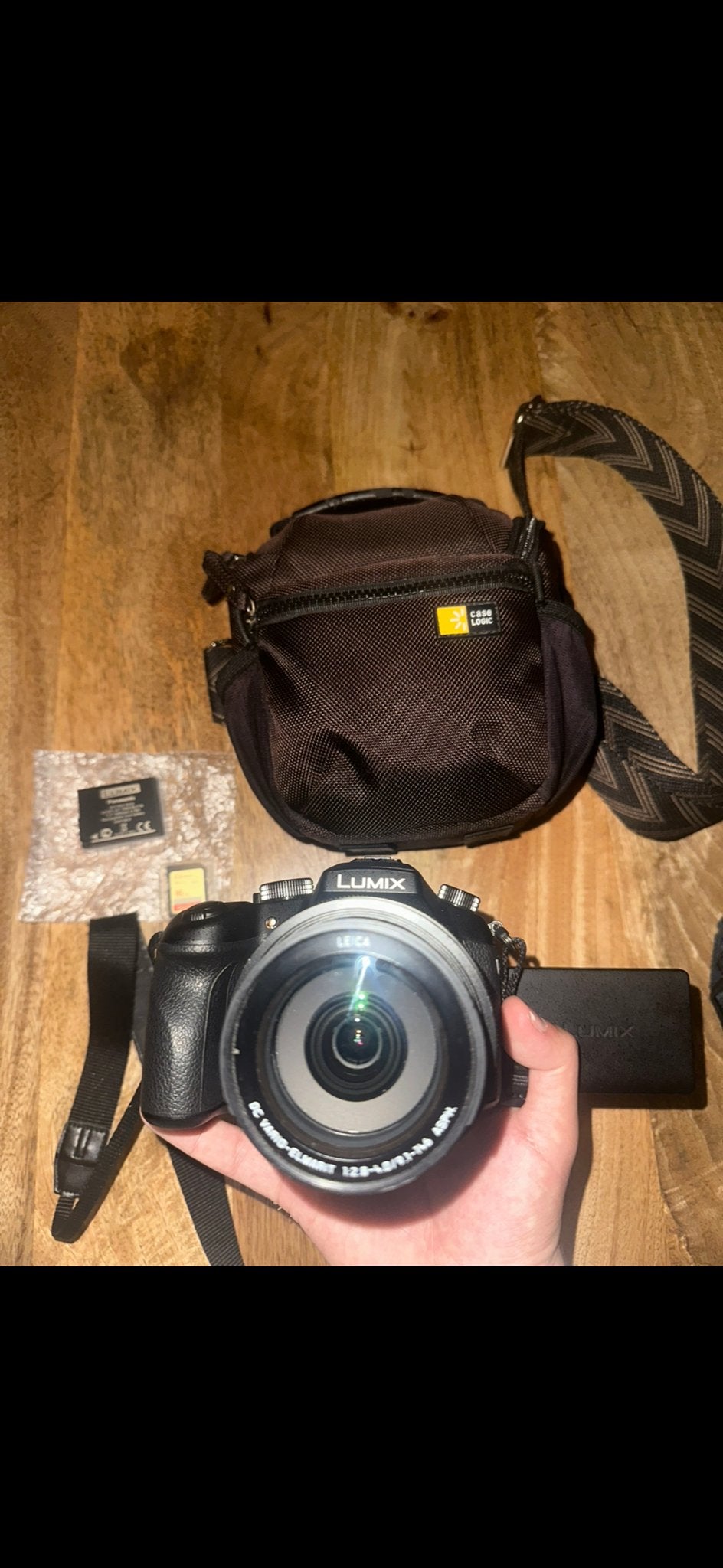 Panasonic Lumix FZ1000 Bridgecamera met Leica lens, Ingebouwde flitser, Panasonic, Ophalen of Verzenden, Zo goed als nieuw