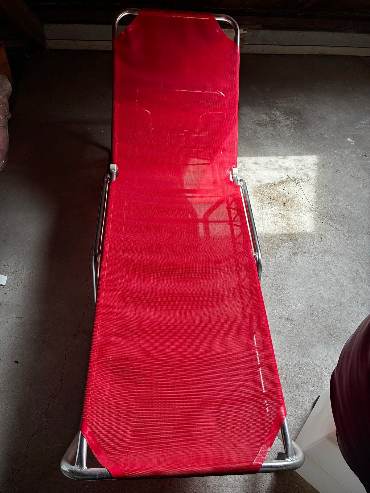 Verstelbaar ligbed rood - ideaal voor tuin of strand, Ophalen, Gebruikt, Metaal, Inklapbaar