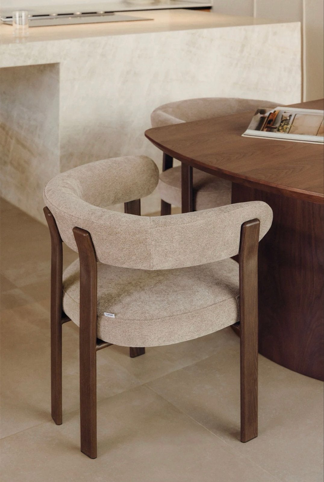 Set van 6 gestoffeerde eetkamerstoelen met armleuningen Joli, Huis en Inrichting, Stoelen, Ophalen, Japandi, Bruin, Nieuw
