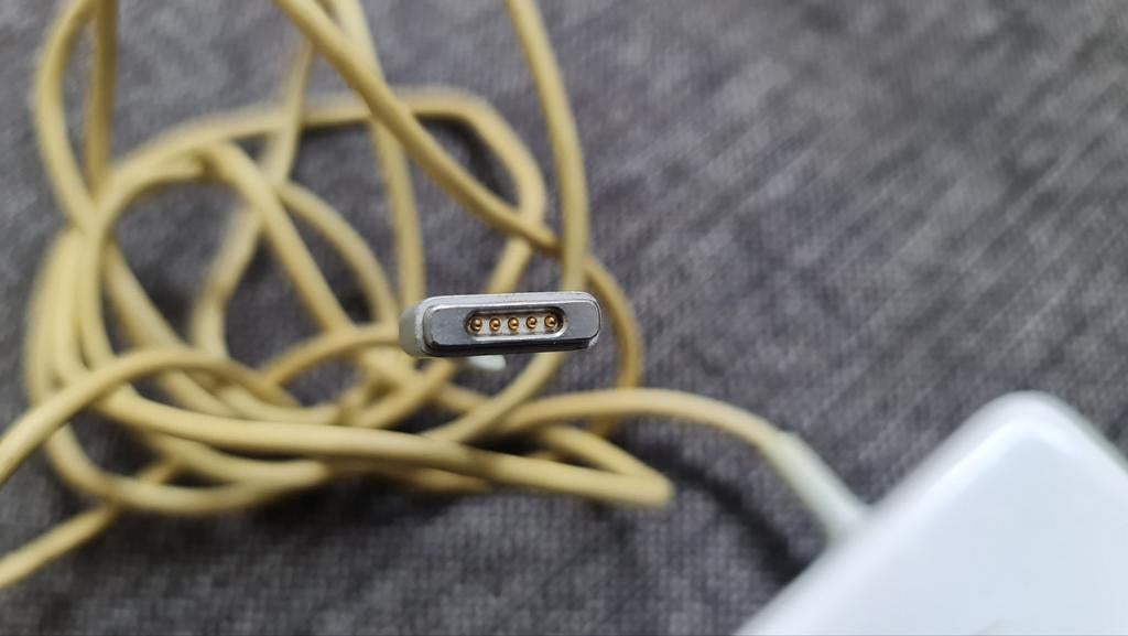 Apple MagSafe Oplader (oud model), Ophalen of Verzenden, Gebruikt, Apple