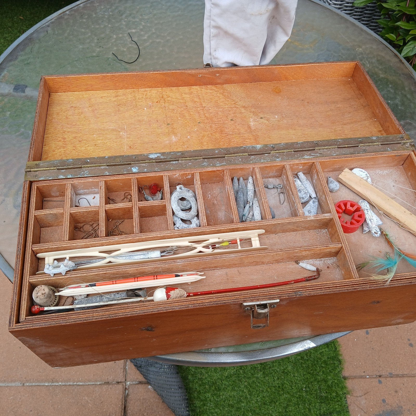 Vintage houten viskist met hengels en accessoires, Watersport en Boten, Ophalen, Gebruikt