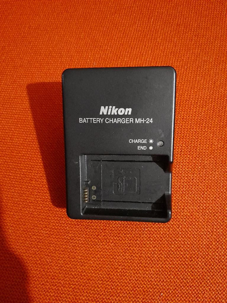 gebruikte NIKON MH-24 voor EN-EL14 accu's, Verzenden, Gebruikt