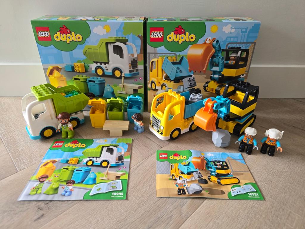 Duplo vuilniswagen 10945 & truck en graafmachine 10931, Overige thema's, Ophalen of Verzenden, Zo goed als nieuw, Duplo